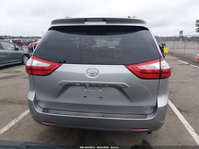 5TDYK3DC2GS741051 Toyota Sienna Xle 8 Passenger