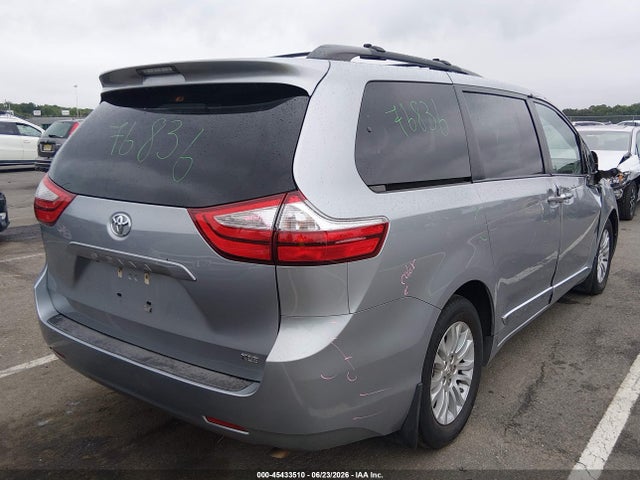 5TDYK3DC2GS741051 Toyota Sienna Xle 8 Passenger