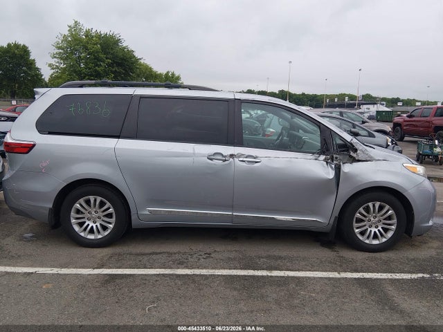 5TDYK3DC2GS741051 Toyota Sienna Xle 8 Passenger