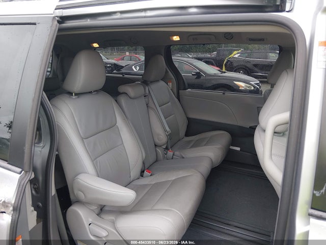 5TDYK3DC2GS741051 Toyota Sienna Xle 8 Passenger