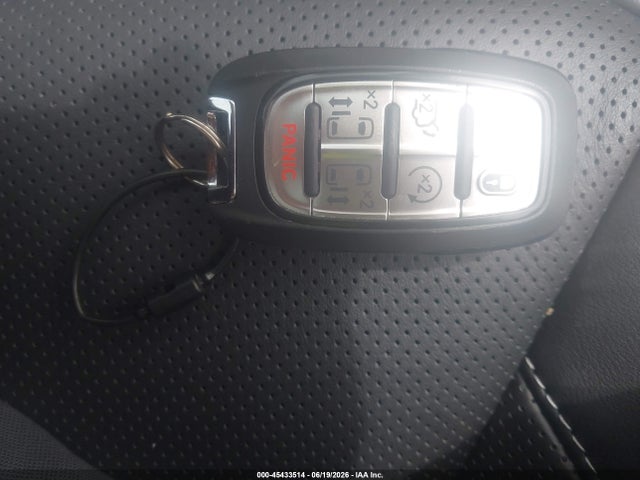 45433514 :رقم المزاد ، 2C4RC1GG6VR552395 vin ، 2027 Chrysler Pacifica Limited مزاد بيع