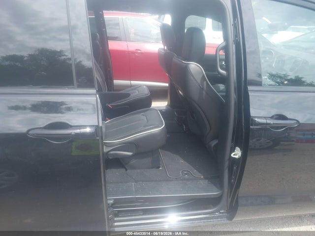 45433514 :رقم المزاد ، 2C4RC1GG6VR552395 vin ، 2027 Chrysler Pacifica Limited مزاد بيع