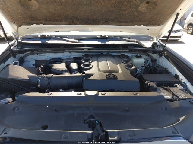 Toyota 4RUNNER SR5 2022 JTEMU5JR3N6006116 Image 10
