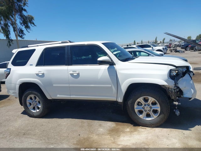 Toyota 4RUNNER SR5 2022 JTEMU5JR3N6006116 Image 14