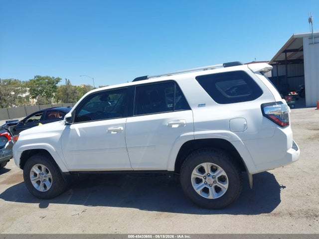 Toyota 4RUNNER SR5 2022 JTEMU5JR3N6006116 Image 15