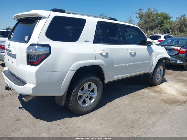 Toyota 4RUNNER SR5 2022 JTEMU5JR3N6006116 Image 4