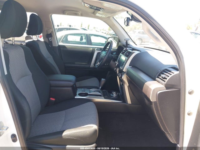 Toyota 4RUNNER SR5 2022 JTEMU5JR3N6006116 Image 5