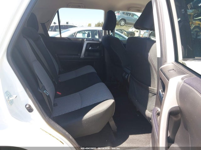 Toyota 4RUNNER SR5 2022 JTEMU5JR3N6006116 Image 8