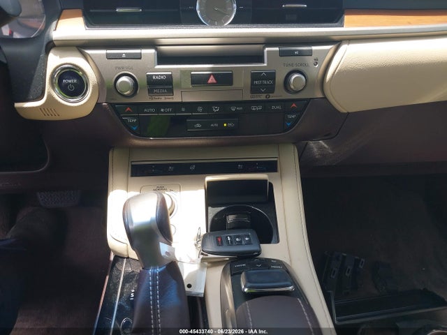 Lexus ES 300H 2017 JTHBW1GG7H2140755 Image 11