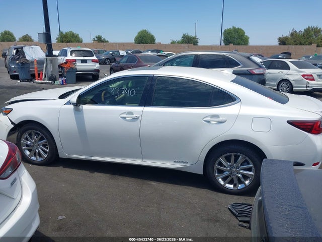 Lexus ES 300H 2017 JTHBW1GG7H2140755 Image 15