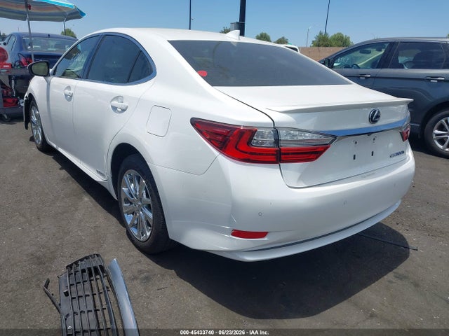 Lexus ES 300H 2017 JTHBW1GG7H2140755 Image 3