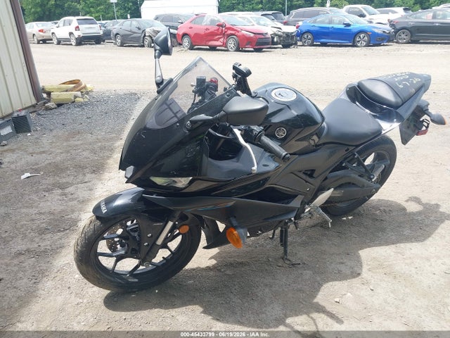 Yamaha Yzfr3 A 2023 MH3RH18Y7PK011982 Image 2