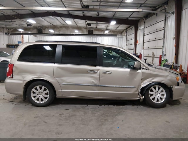 2016 Chrysler Town & Country Touring მანქანა იყიდება აუქციონზე, vin: 2C4RC1BG1GR269820, აუქციონის ნომერი: 45434026