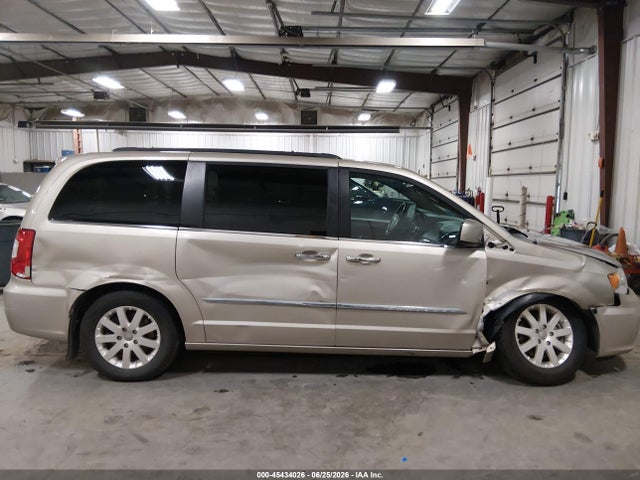 2016 Chrysler Town & Country Touring მანქანა იყიდება აუქციონზე, vin: 2C4RC1BG1GR269820, აუქციონის ნომერი: 45434026