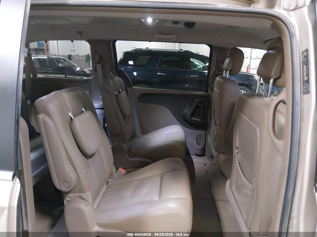 2016 Chrysler Town & Country Touring მანქანა იყიდება აუქციონზე, vin: 2C4RC1BG1GR269820, აუქციონის ნომერი: 45434026