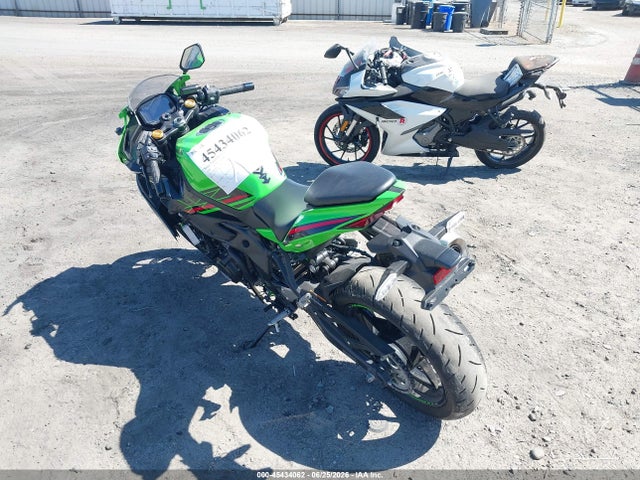 ML5ZXCS16RDA28124 Kawasaki Zx400 S
