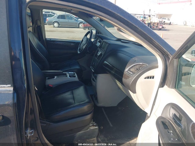 2013 Chrysler Town & Country Touring მანქანა იყიდება აუქციონზე, vin: 2C4RC1BG4DR743173, აუქციონის ნომერი: 45434153