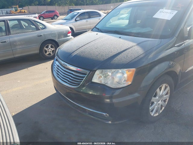 2013 Chrysler Town & Country Touring მანქანა იყიდება აუქციონზე, vin: 2C4RC1BG4DR743173, აუქციონის ნომერი: 45434153