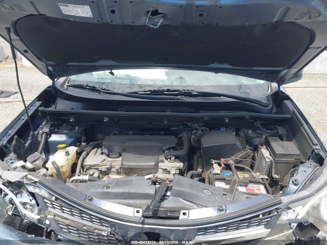 2T3BFREV0EW216238 Toyota RAV4 LE