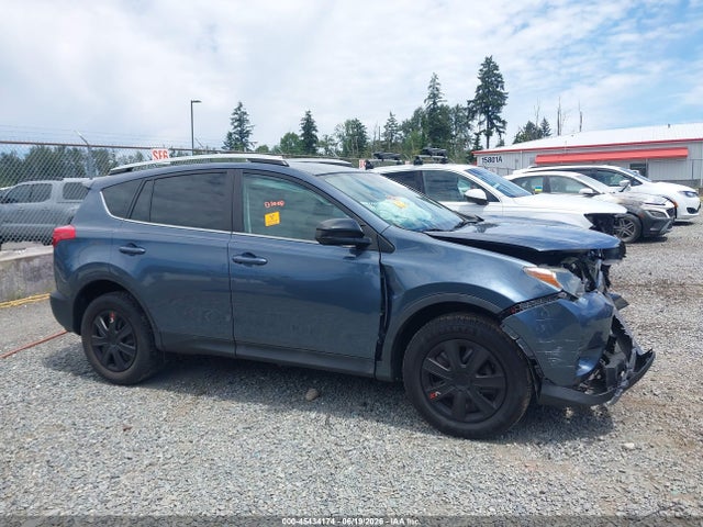 2T3BFREV0EW216238 Toyota RAV4 LE