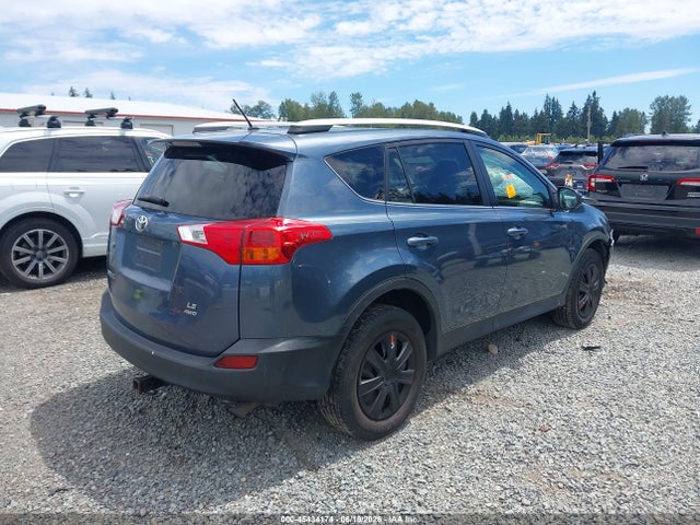 2T3BFREV0EW216238 Toyota RAV4 LE