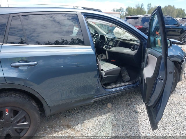 2T3BFREV0EW216238 Toyota RAV4 LE