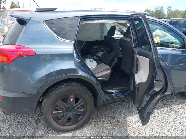 2T3BFREV0EW216238 Toyota RAV4 LE