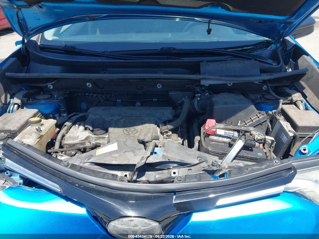 Toyota RAV4 LE 2018 2T3ZFREV3JW440306 Image 10