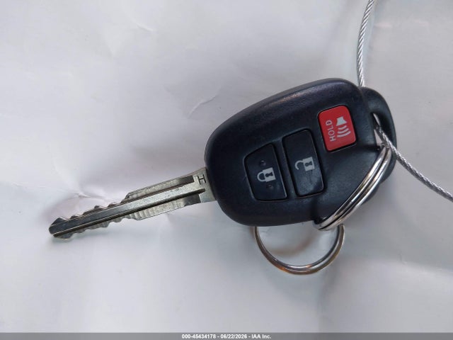 Toyota RAV4 LE 2018 2T3ZFREV3JW440306 Image 11
