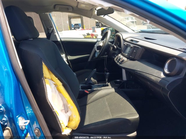 Toyota RAV4 LE 2018 2T3ZFREV3JW440306 Image 5