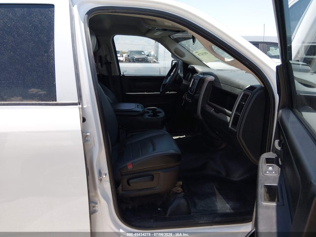 1C6RR7FG9PS539331 RAM 1500 Classic Tradesman 4x4 6&#039;4 Box