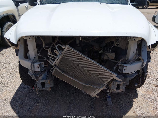 1C6RR7FG9PS539331 RAM 1500 Classic Tradesman 4x4 6&#039;4 Box