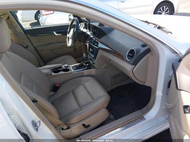 WDDGF8AB9EA961392 Mercedes-Benz C 300 Sport 4matic