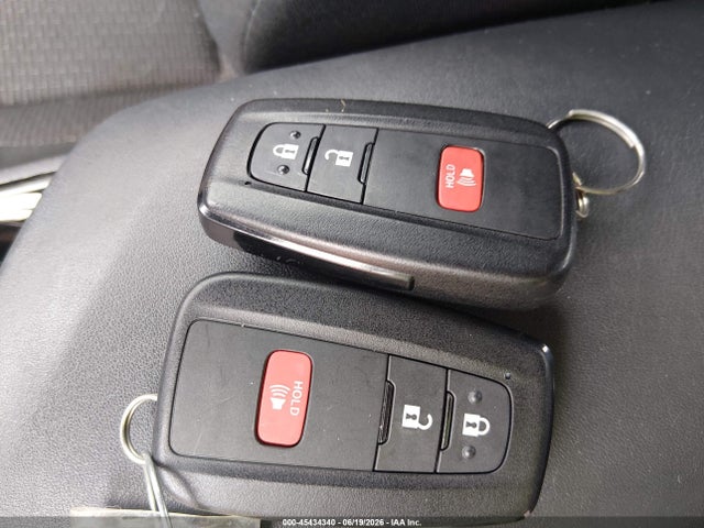 JTNKHMBX9K1028388 Toyota C-HR XLE