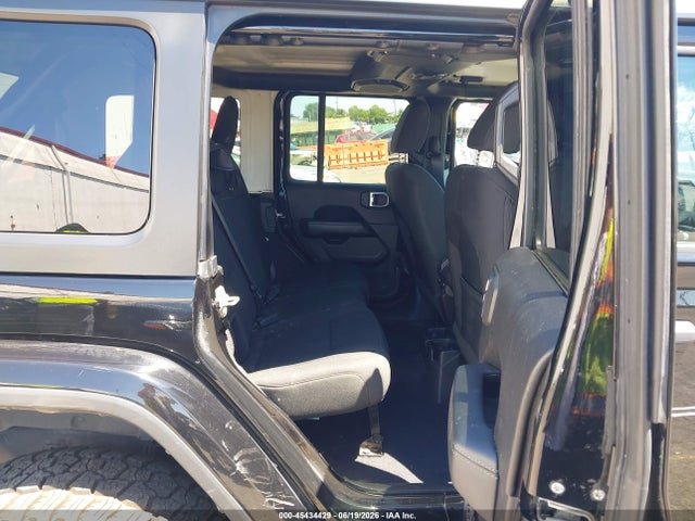 1C4HJXEG1LW135097 Jeep Wrangler Unlimited Sahara