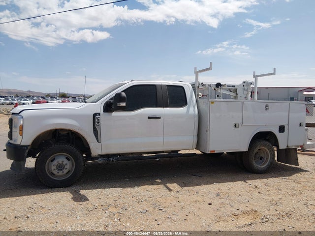 2024 Ford F-350 Chassis Lariat/xl/xlt მანქანა იყიდება აუქციონზე, vin: 1FD8X3HN6REE69055, აუქციონის ნომერი: 45434447