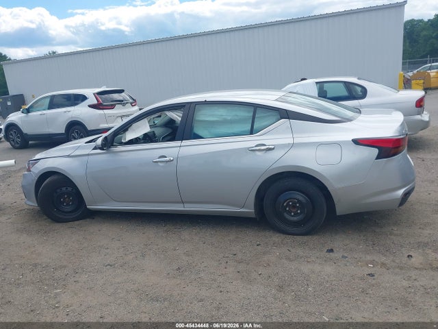 1N4BL4BV2NN352402 Nissan Altima S Fwd