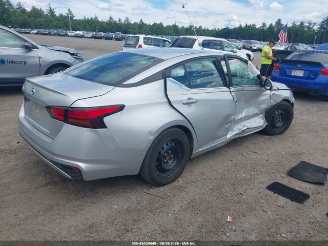 1N4BL4BV2NN352402 Nissan Altima S Fwd