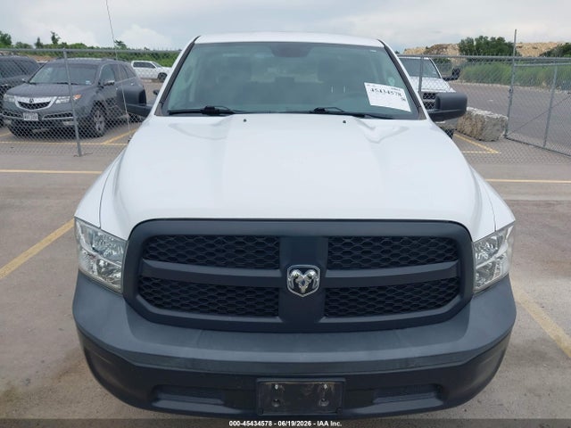45434578 :رقم المزاد ، 1C6RR6KG1JS303618 vin ، 2018 Ram 1500 Tradesman  4x2 5'7 Box مزاد بيع