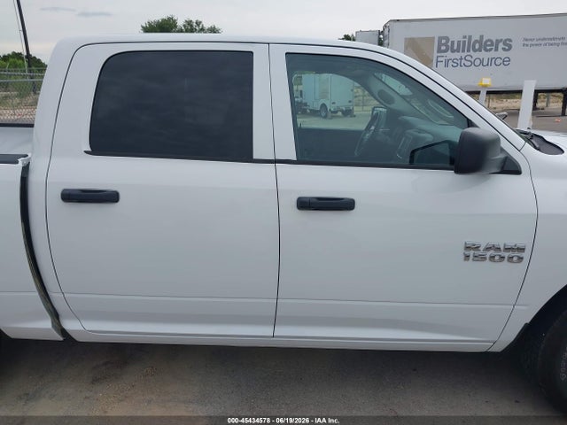 45434578 :رقم المزاد ، 1C6RR6KG1JS303618 vin ، 2018 Ram 1500 Tradesman  4x2 5'7 Box مزاد بيع