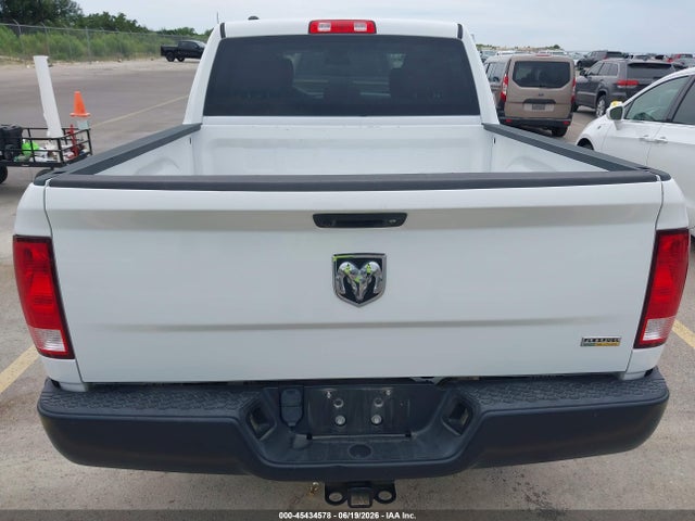45434578 :رقم المزاد ، 1C6RR6KG1JS303618 vin ، 2018 Ram 1500 Tradesman  4x2 5'7 Box مزاد بيع