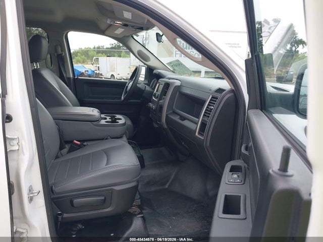 45434578 :رقم المزاد ، 1C6RR6KG1JS303618 vin ، 2018 Ram 1500 Tradesman  4x2 5'7 Box مزاد بيع