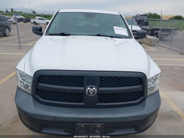 45434578 :رقم المزاد ، 1C6RR6KG1JS303618 vin ، 2018 Ram 1500 Tradesman  4x2 5'7 Box مزاد بيع