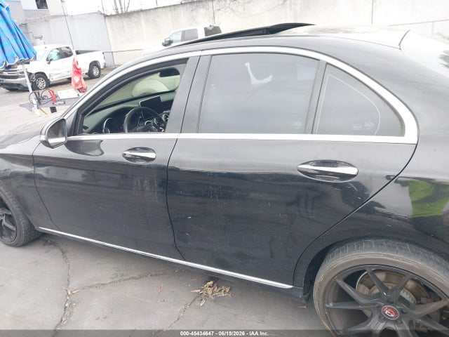 2016 Mercedes-benz C 300 მანქანა იყიდება აუქციონზე, vin: 55SWF4JB1GU148670, აუქციონის ნომერი: 45434647