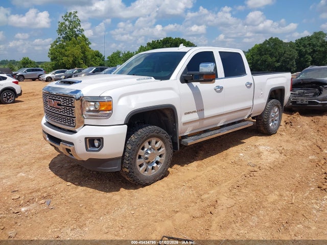 GMC Sierra 2500hd Denali 2018 1GT12UEY5JF246982 Image 2