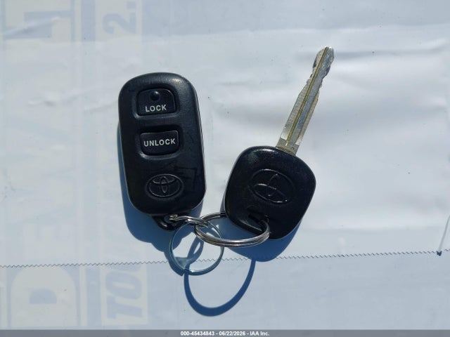 2005 Toyota Corolla Le მანქანა იყიდება აუქციონზე, vin: 1NXBR32E15Z390501, აუქციონის ნომერი: 45434843