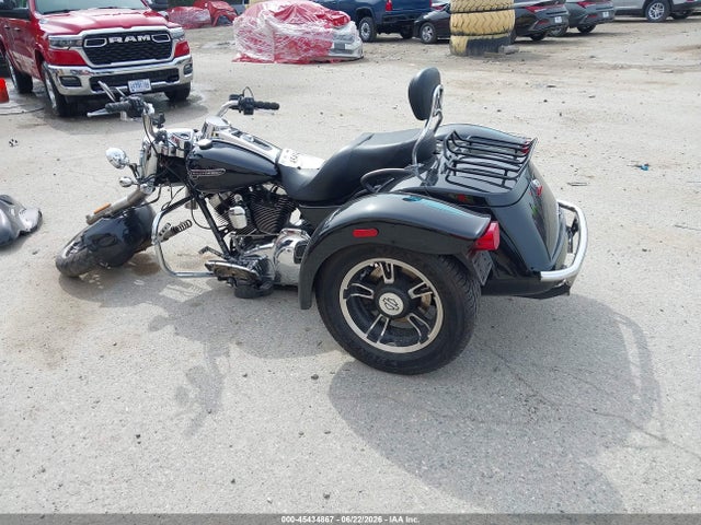 Harley-Davidson Flrt Free Wheeler 2015 1HD1MCM14FB859844 Image 3