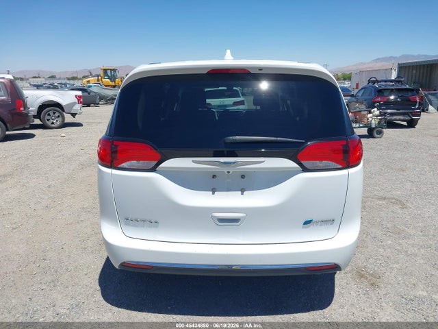 Chrysler Pacifica Hybrid Touring Plus 2017 2C4RC1H7XHR797428 Image 16