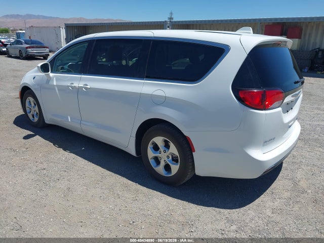 Chrysler Pacifica Hybrid Touring Plus 2017 2C4RC1H7XHR797428 Image 3