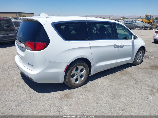 Chrysler Pacifica Hybrid Touring Plus 2017 2C4RC1H7XHR797428 Image 4